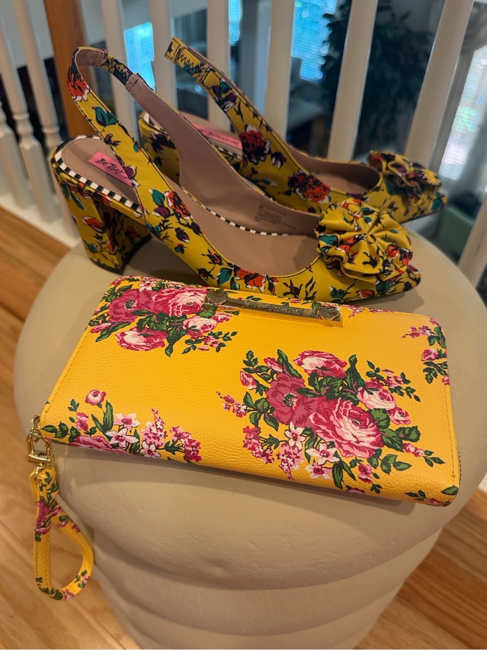 Betsey Johnson Yellow Floral Zip Wristlet Clutch Cocktail Party Vacation Cruise